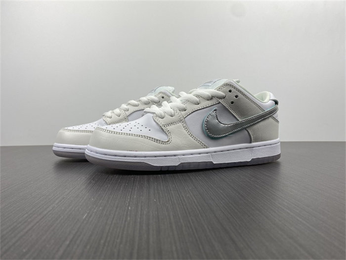nike sb dunk low Di*m*nd s*pply co white Di*m*nd bv1310-100