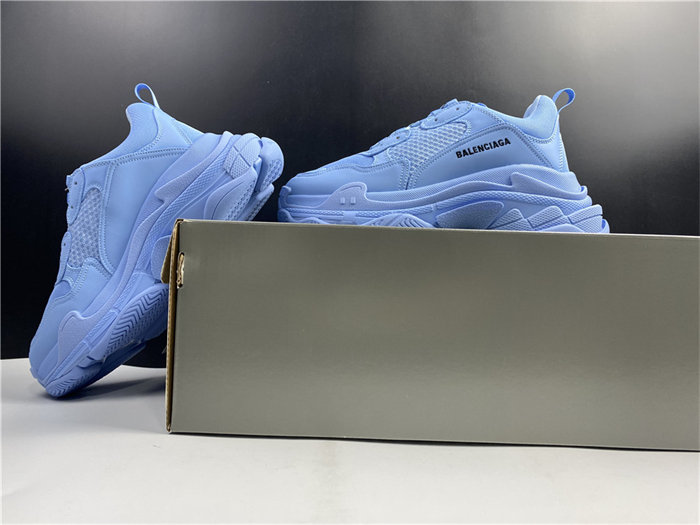 BLCG Triple S Light Blue  524039 W2FW1 4800