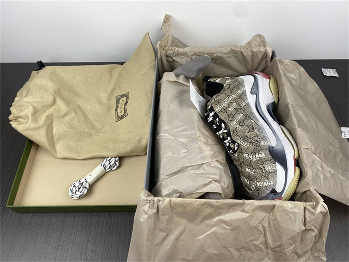 Gocci x BLCG The Hacker Project Triple S Beige 681066 ULZ10 9795