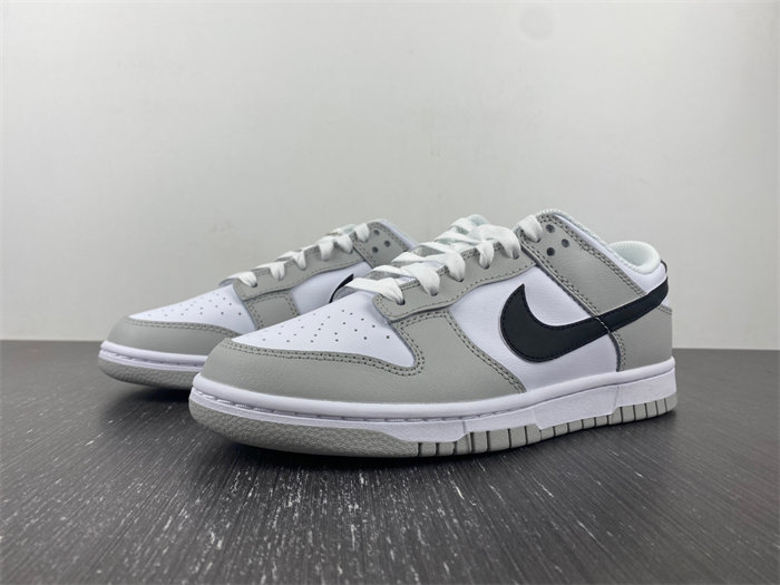 Nike Dunk Low SE