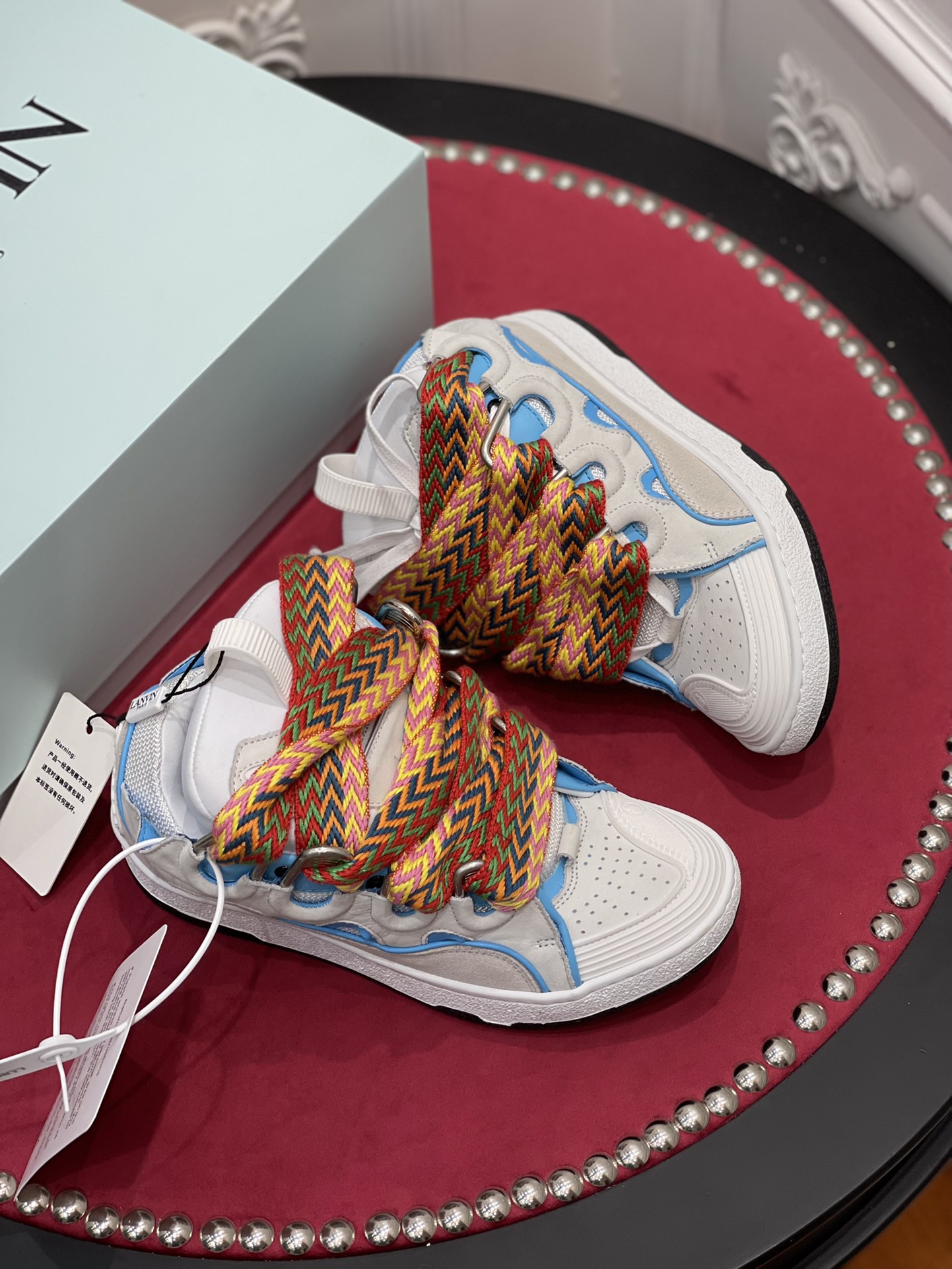 Lanvon Leather Curb,