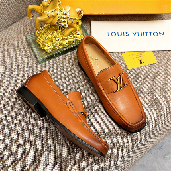 Lv Loafer 015