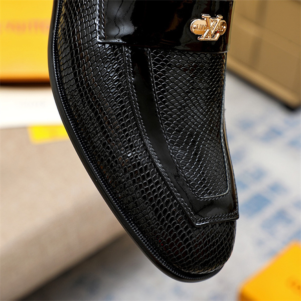 Lv Loafer 039