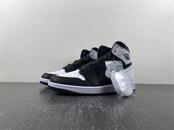 Air Jordan 1 High OG “Reverse Panda”DZ5485-010