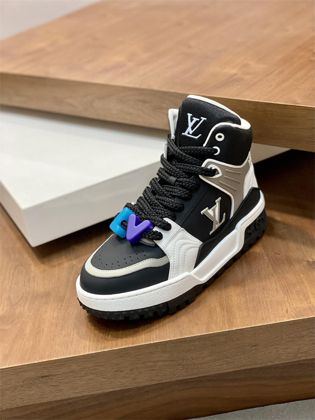 Lv Trainer Sneaker 9