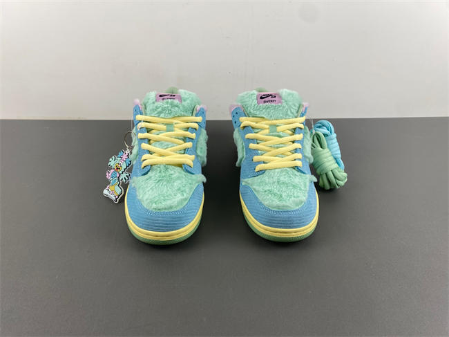 Verdy x Nike SB Dunk Low FN6040-400